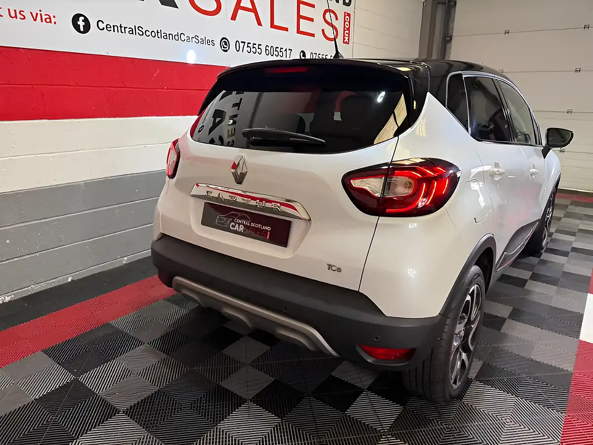 Used 2017 Renault Captur Dynamique S Nav White - Interior and Exterior details 14