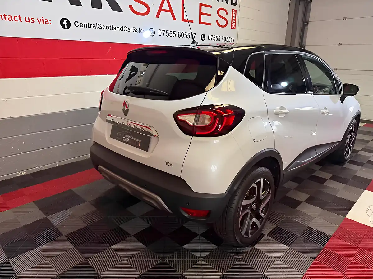 Used 2017 Renault Captur Dynamique S Nav White - Interior and Exterior details 15