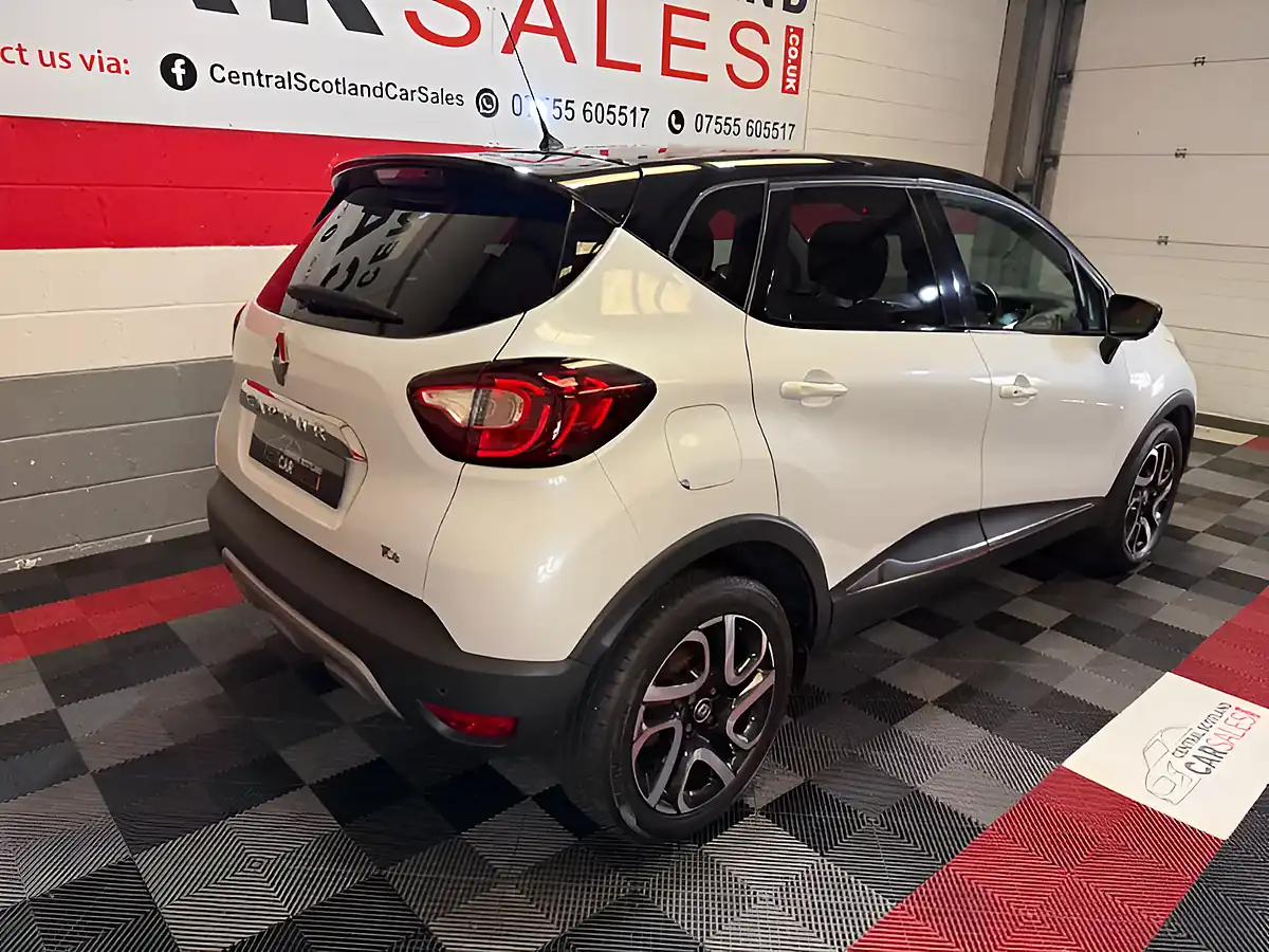 Used 2017 Renault Captur Dynamique S Nav White - Interior and Exterior details 16