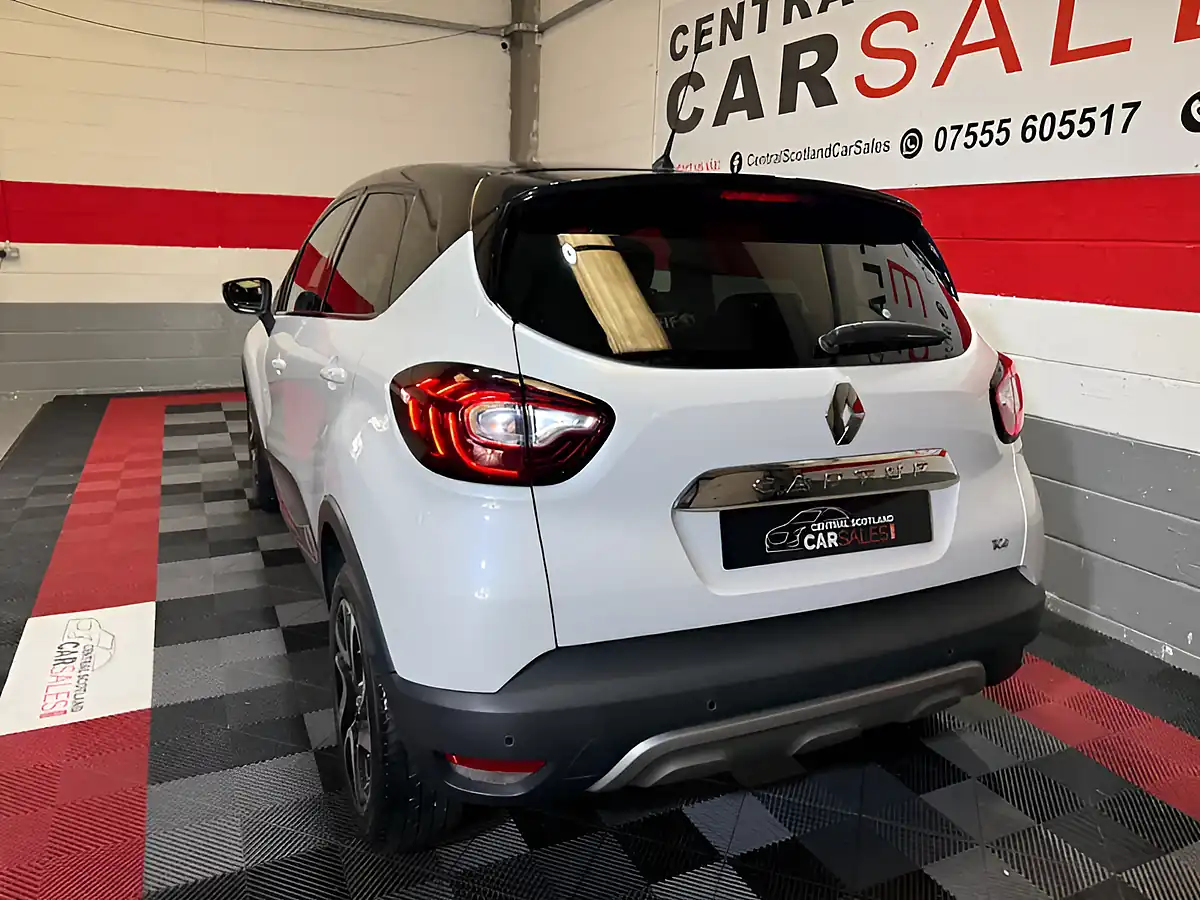 Used 2017 Renault Captur Dynamique S Nav White - Interior and Exterior details 3