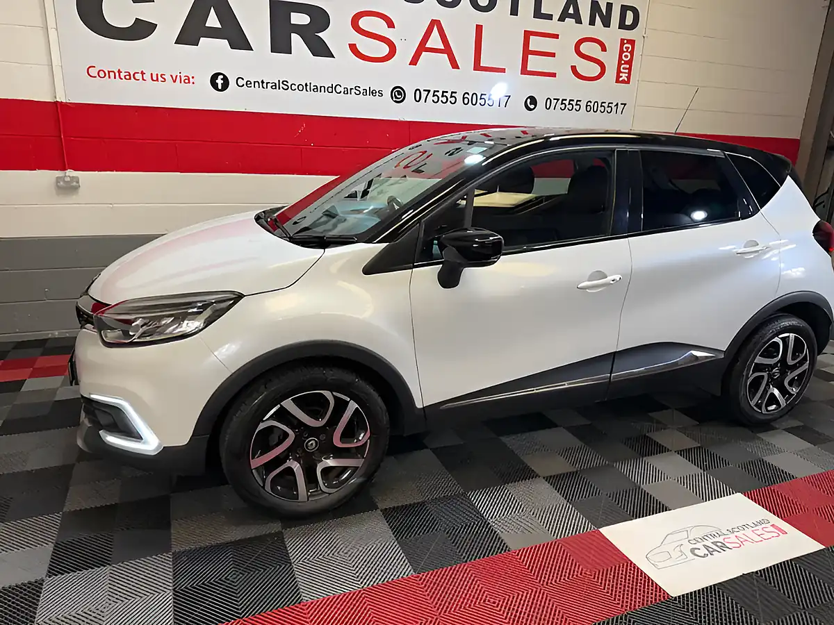 Used 2017 Renault Captur Dynamique S Nav White - Interior and Exterior details 7