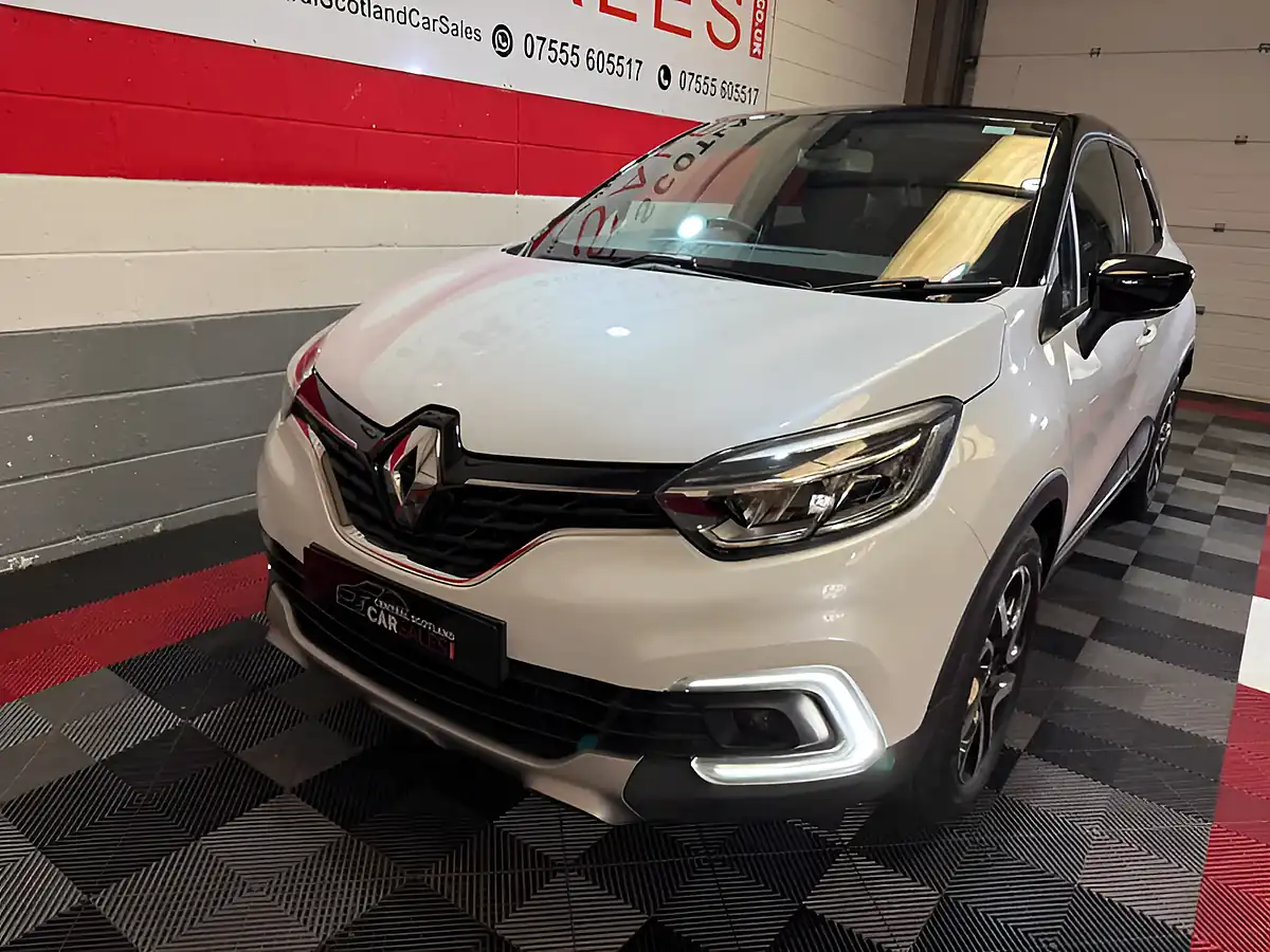 Used 2017 Renault Captur Dynamique S Nav White - Interior and Exterior details 8