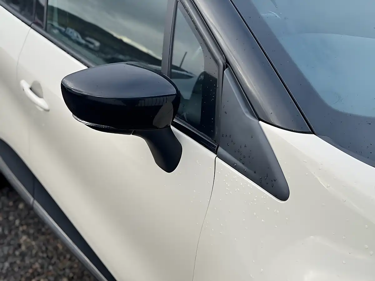 Used 2017 Renault Captur Dynamique S Nav White - Interior and Exterior details 10