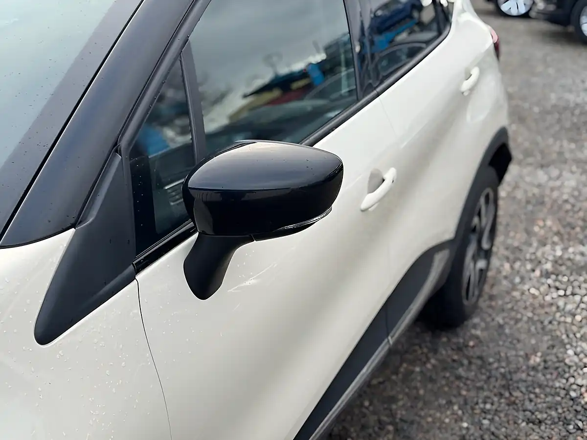 Used 2017 Renault Captur Dynamique S Nav White - Interior and Exterior details 12