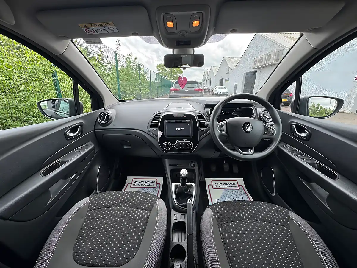 Used 2017 Renault Captur Energy Dynamique Nav Diamond Black - Interior and Exterior details 7