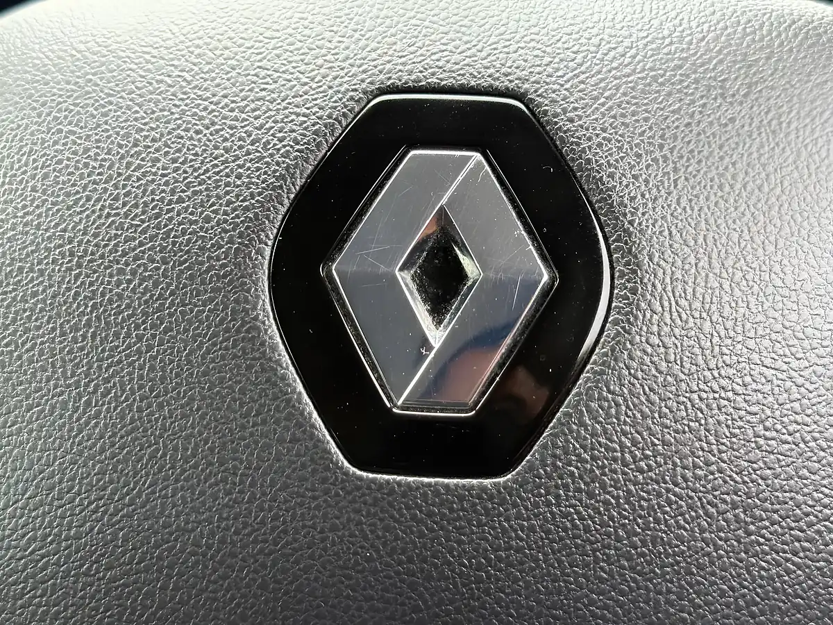 Used 2017 Renault Captur Energy Dynamique Nav Silver - Interior and Exterior details 19