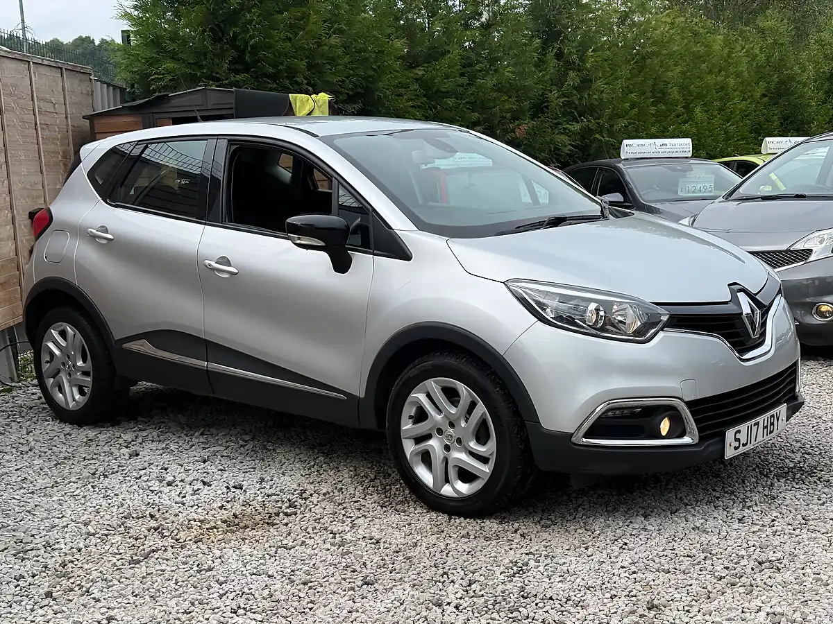 Used 2017 Renault Captur Energy Dynamique Nav Silver - Interior and Exterior details 3