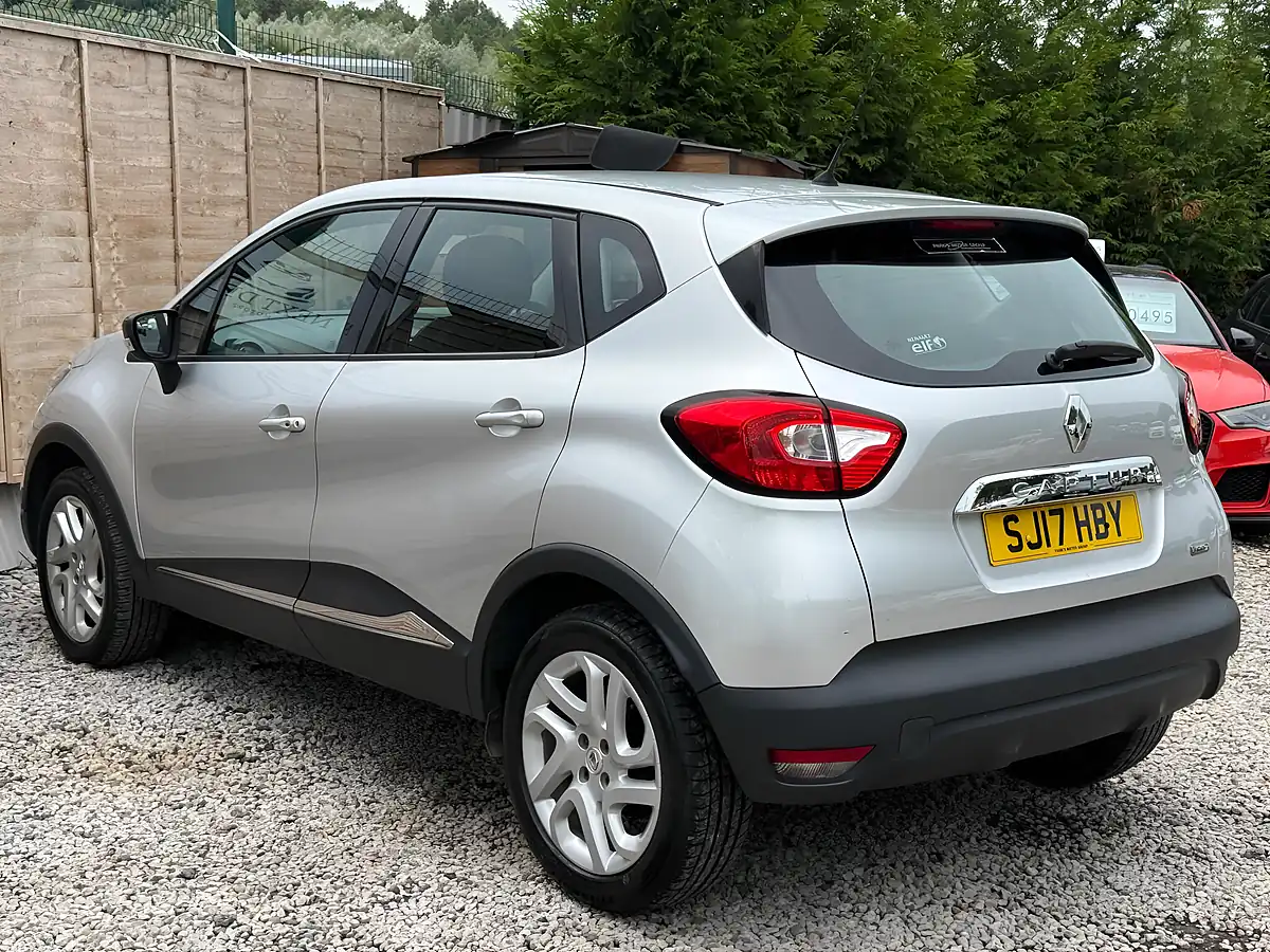 Used 2017 Renault Captur Energy Dynamique Nav Silver - Interior and Exterior details 5