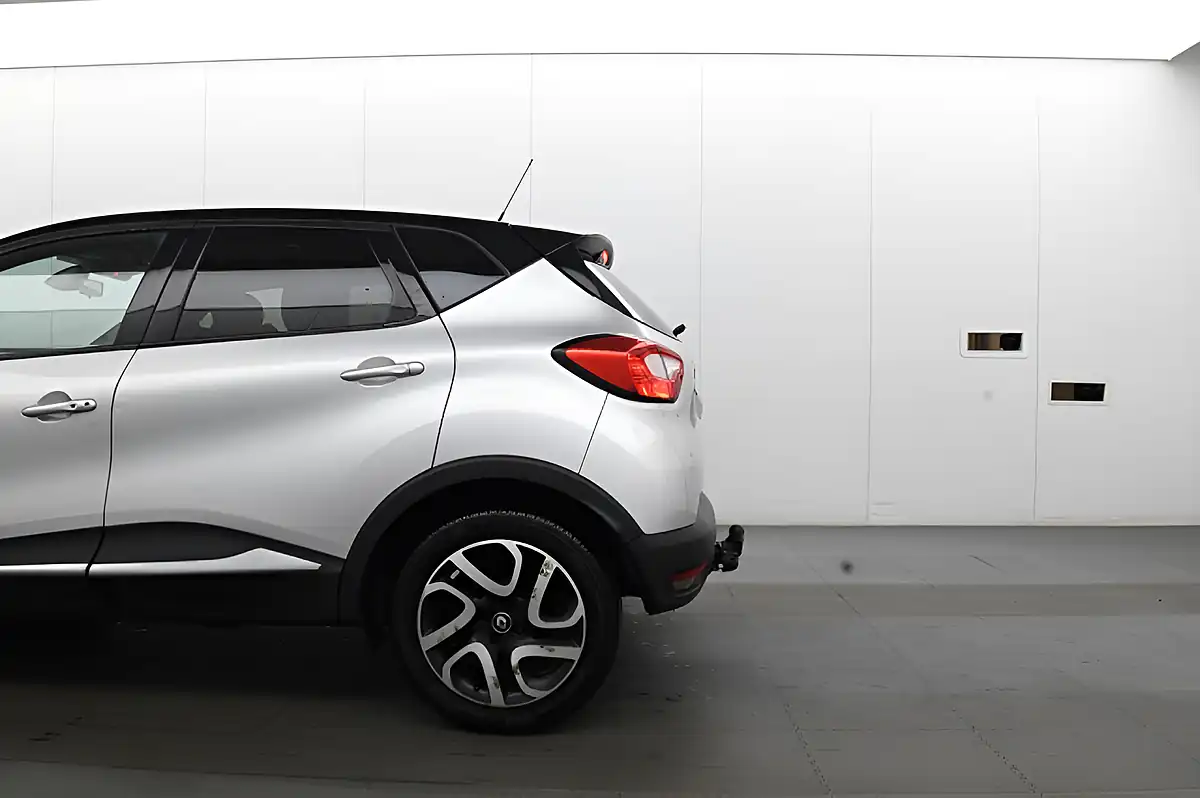 Used 2017 Renault Captur Energy Dynamique S Nav Silver - Interior and Exterior details 7