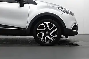 Used 2017 Renault Captur Energy Dynamique S Nav Silver - Interior and Exterior details 9