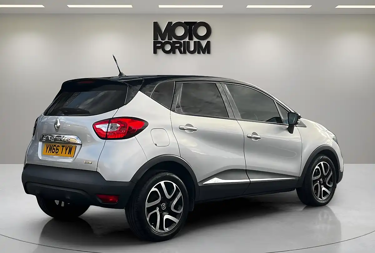 Used 2017 Renault Captur Energy Dynamique S Nav Silver - Interior and Exterior details 12
