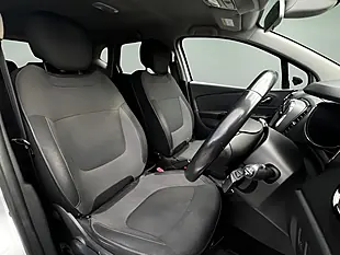 Used 2017 Renault Captur Energy Dynamique S Nav Silver - Interior and Exterior details 14