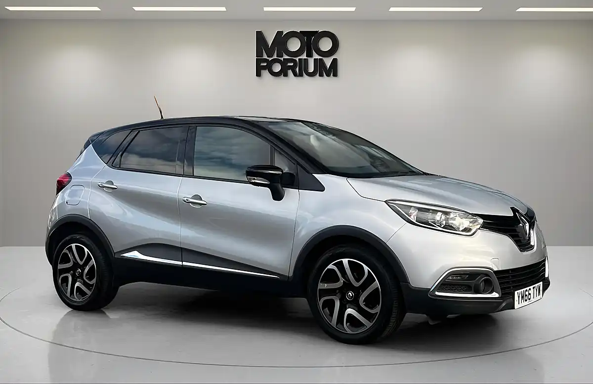 Used 2017 Renault Captur Energy Dynamique S Nav Silver - Interior and Exterior details 3