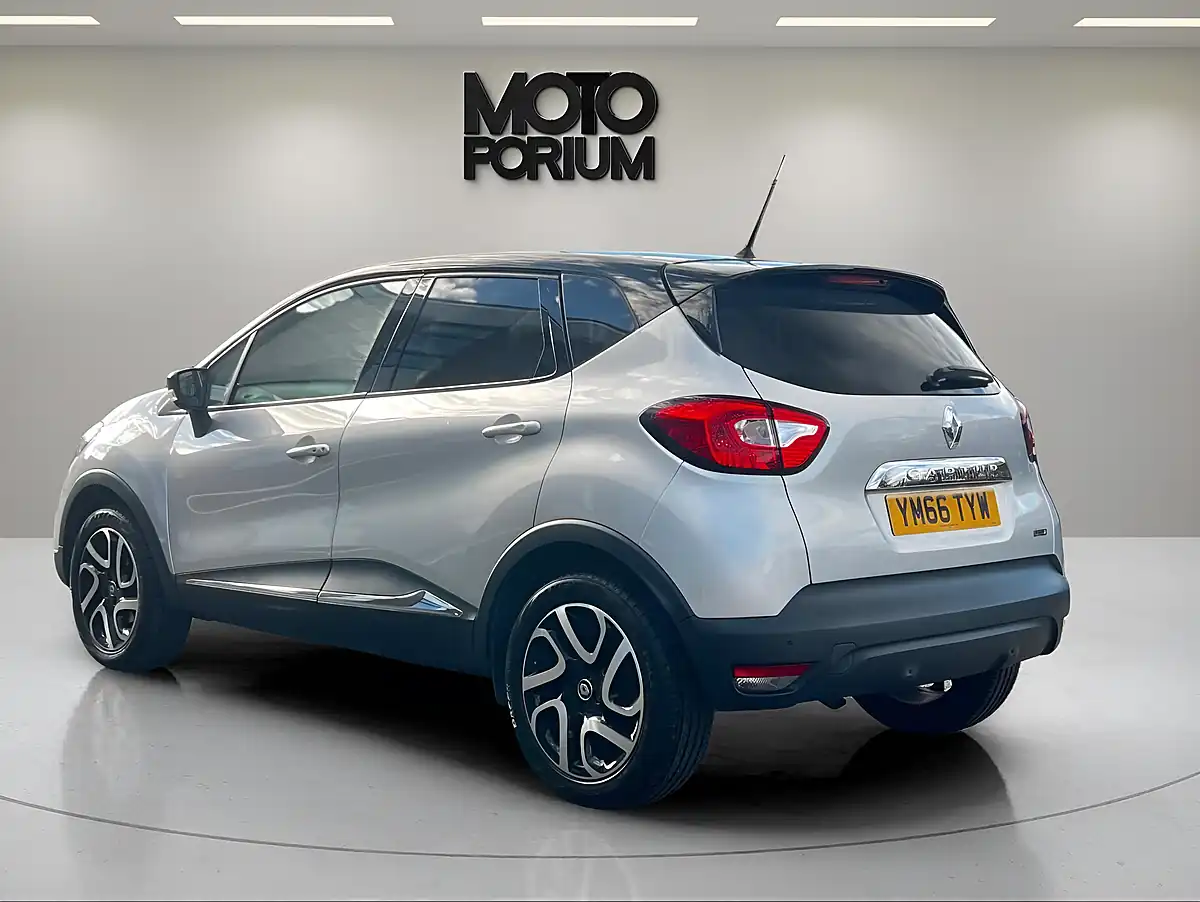 Used 2017 Renault Captur Energy Dynamique S Nav Silver - Interior and Exterior details 6