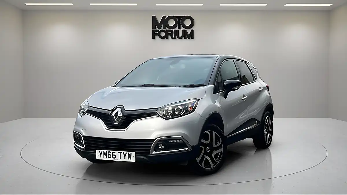 Used 2017 Renault Captur Energy Dynamique S Nav Silver - Interior and Exterior details 7