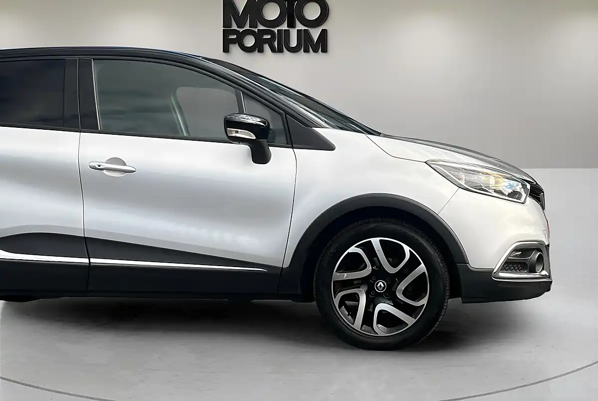 Used 2017 Renault Captur Energy Dynamique S Nav Silver - Interior and Exterior details 8