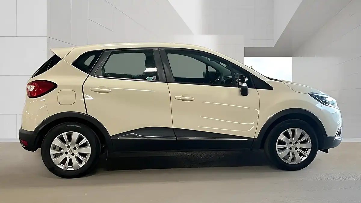 Used 2017 Renault Captur Expression + White - Interior and Exterior details 5