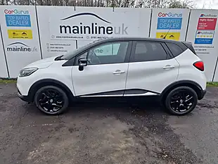 Used 2017 Renault Captur Iconic Nav White - Interior and Exterior details 10