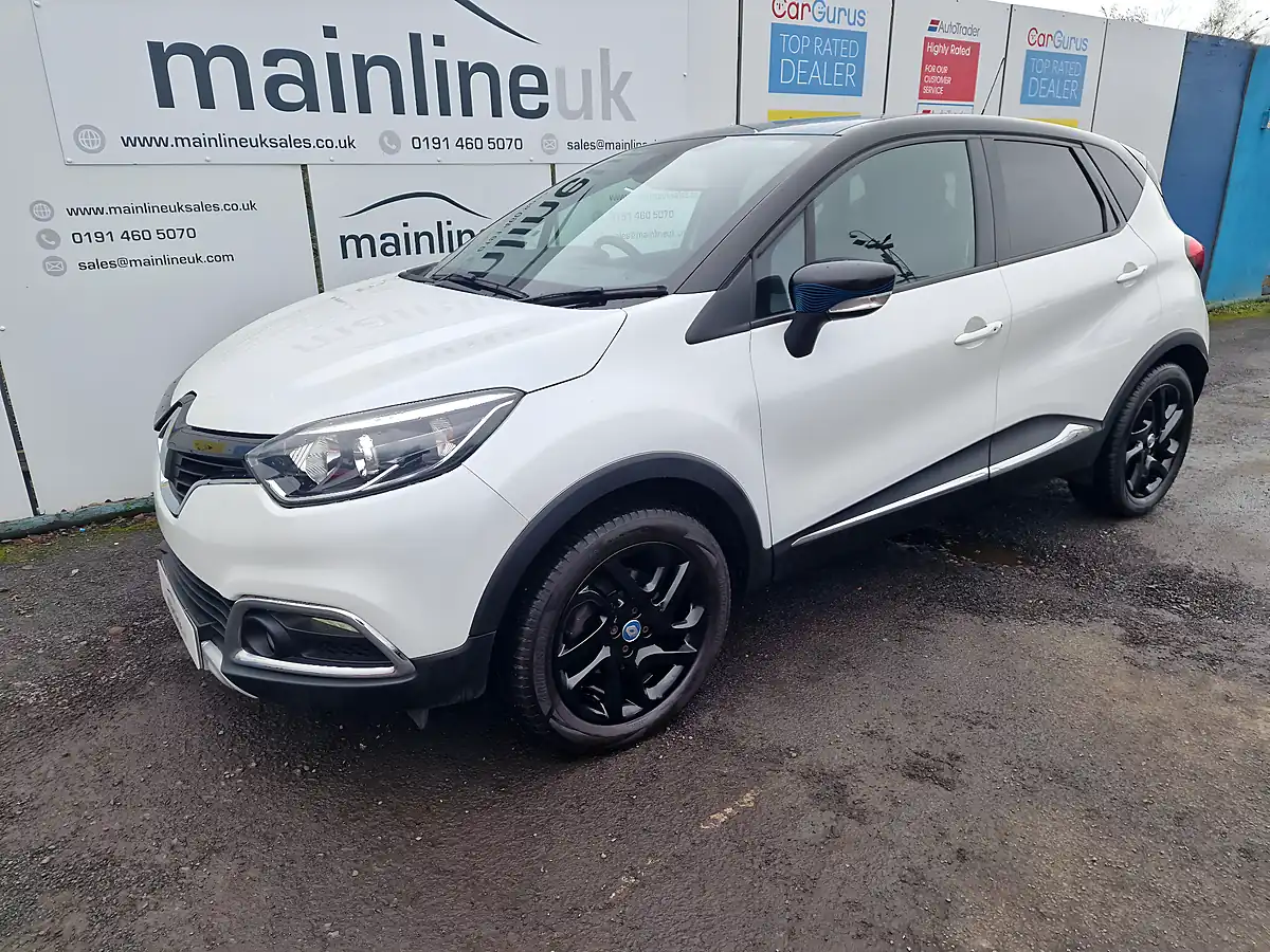 Used 2017 Renault Captur Iconic Nav White - Interior and Exterior details 3
