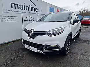 Used 2017 Renault Captur Iconic Nav White - Interior and Exterior details 7