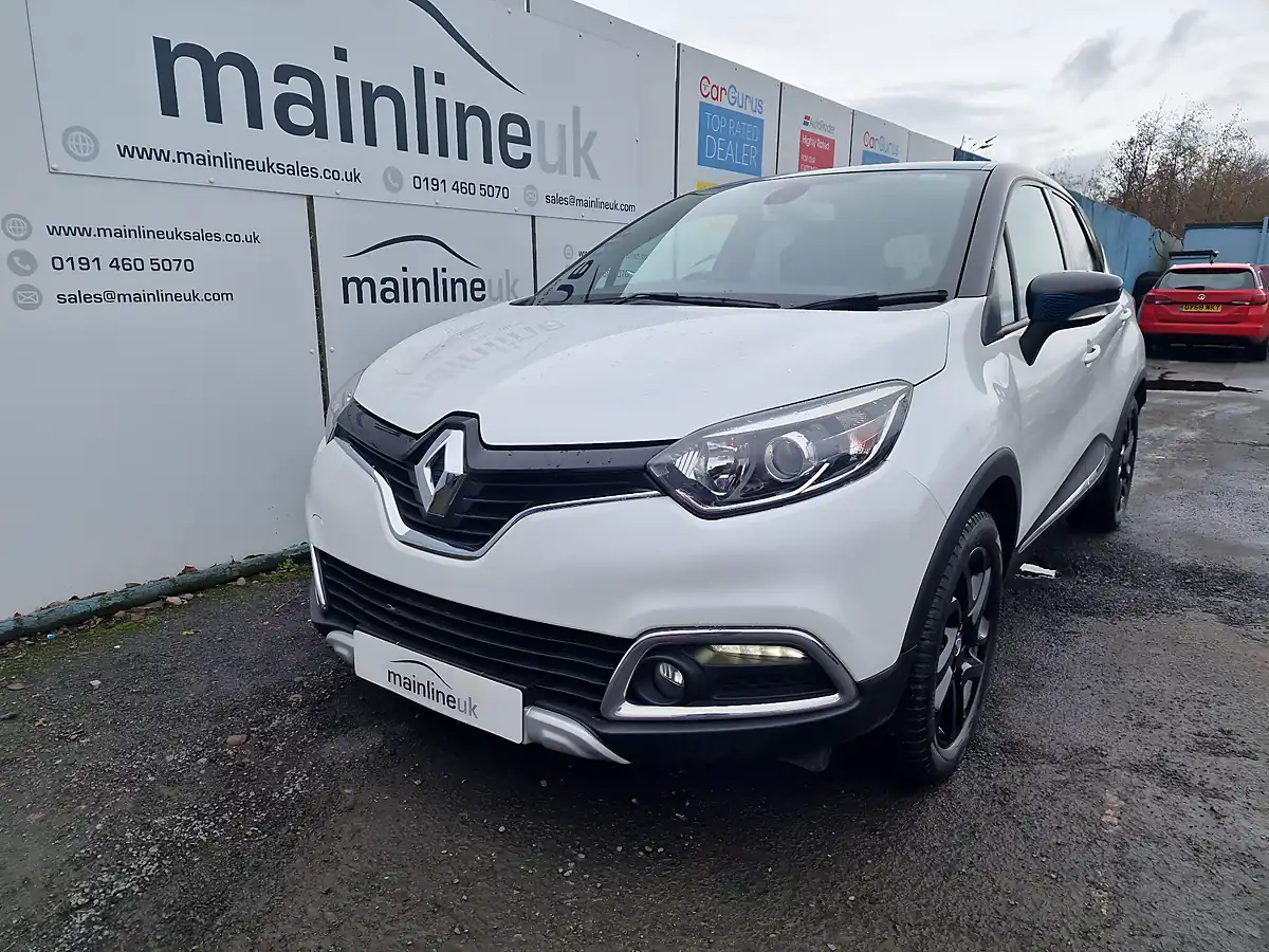 Used 2017 Renault Captur Iconic Nav White - Interior and Exterior details 7