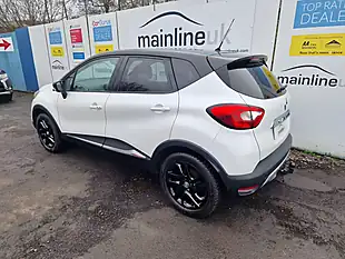 Used 2017 Renault Captur Iconic Nav White - Interior and Exterior details 8