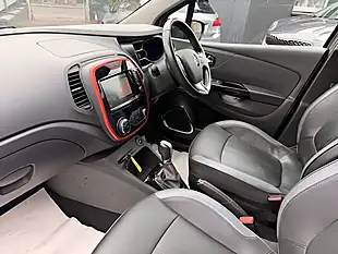 Used 2017 Renault Captur Signature Nav Grey - Interior and Exterior details 11