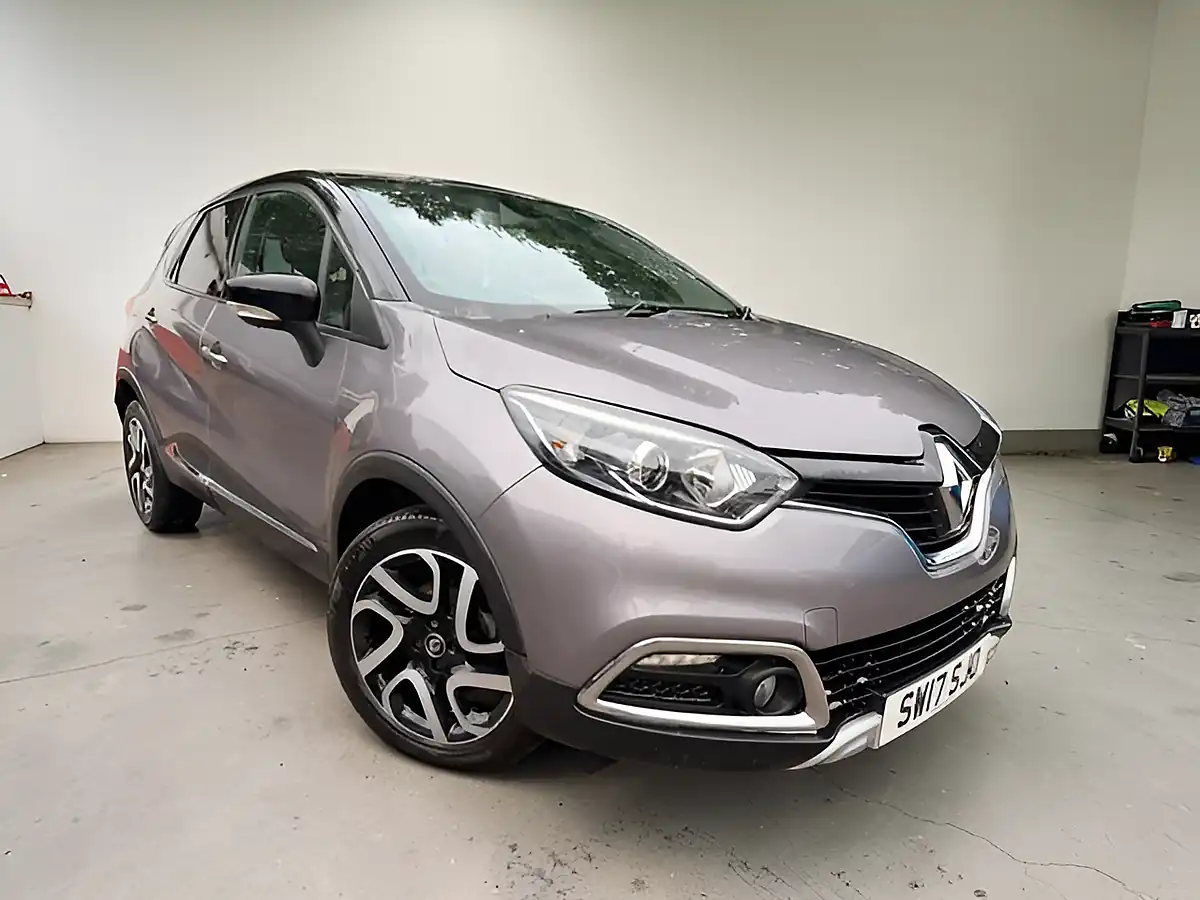 Used 2017 Renault Captur Signature Nav Grey - Interior and Exterior details 2