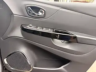 Used 2017 Renault Captur Signature Nav Grey - Interior and Exterior details 20