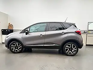 Used 2017 Renault Captur Signature Nav Grey - Interior and Exterior details 3