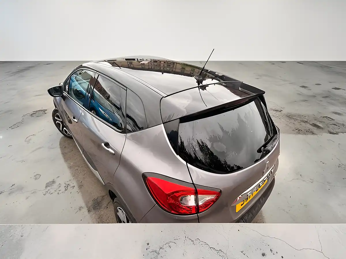 Used 2017 Renault Captur Signature Nav Grey - Interior and Exterior details 7