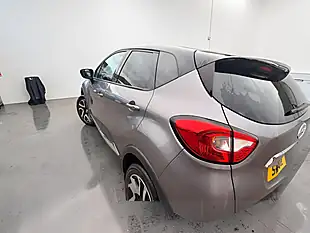 Used 2017 Renault Captur Signature Nav Grey - Interior and Exterior details 8