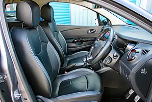 Used 2017 Renault Captur Signature Nav Grey - Interior and Exterior details 11