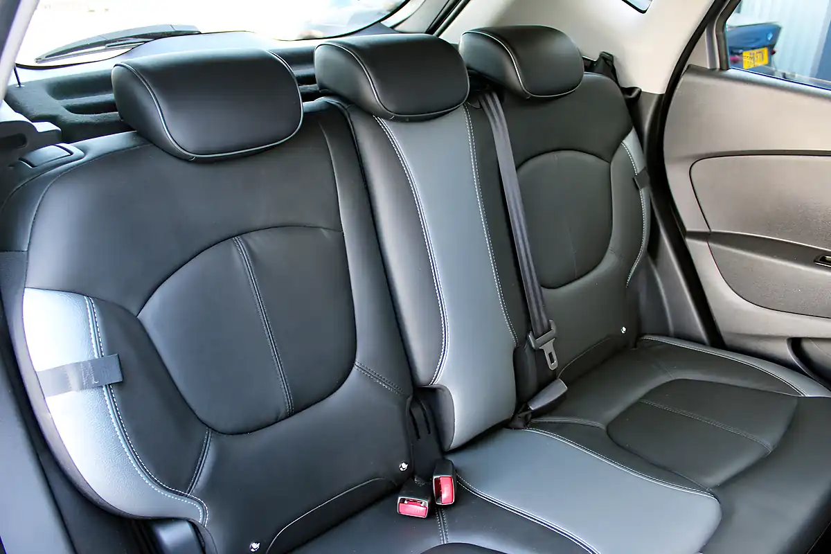 Used 2017 Renault Captur Signature Nav Grey - Interior and Exterior details 12