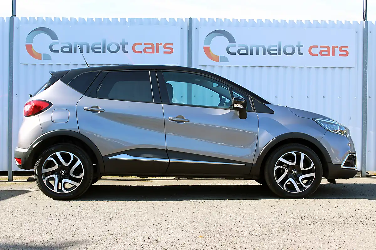 Used 2017 Renault Captur Signature Nav Grey - Interior and Exterior details 5
