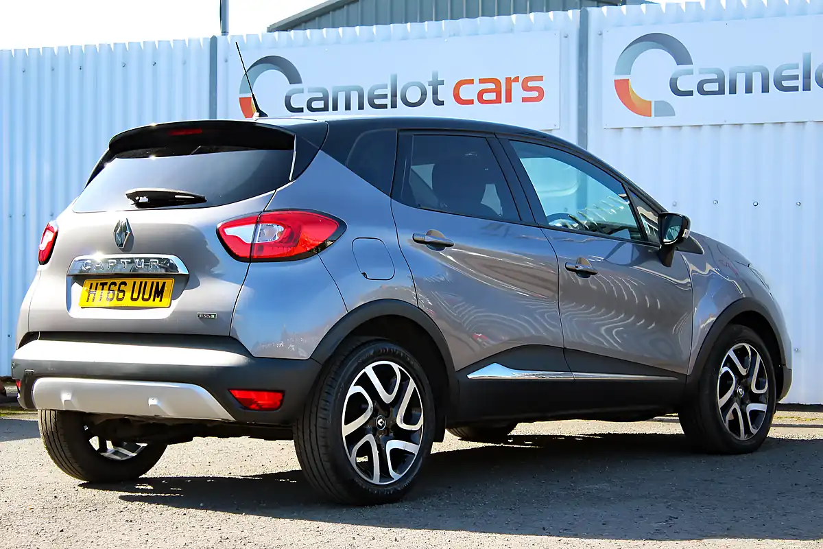Used 2017 Renault Captur Signature Nav Grey - Interior and Exterior details 7