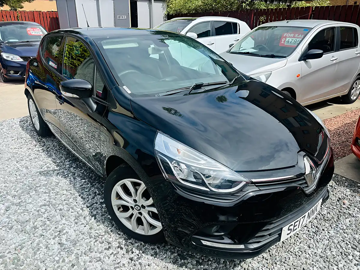 Used 2017 Renault Clio Dynamique Nav Black - Interior and Exterior details 15