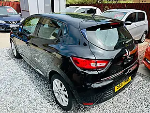 Used 2017 Renault Clio Dynamique Nav Black - Interior and Exterior details 16