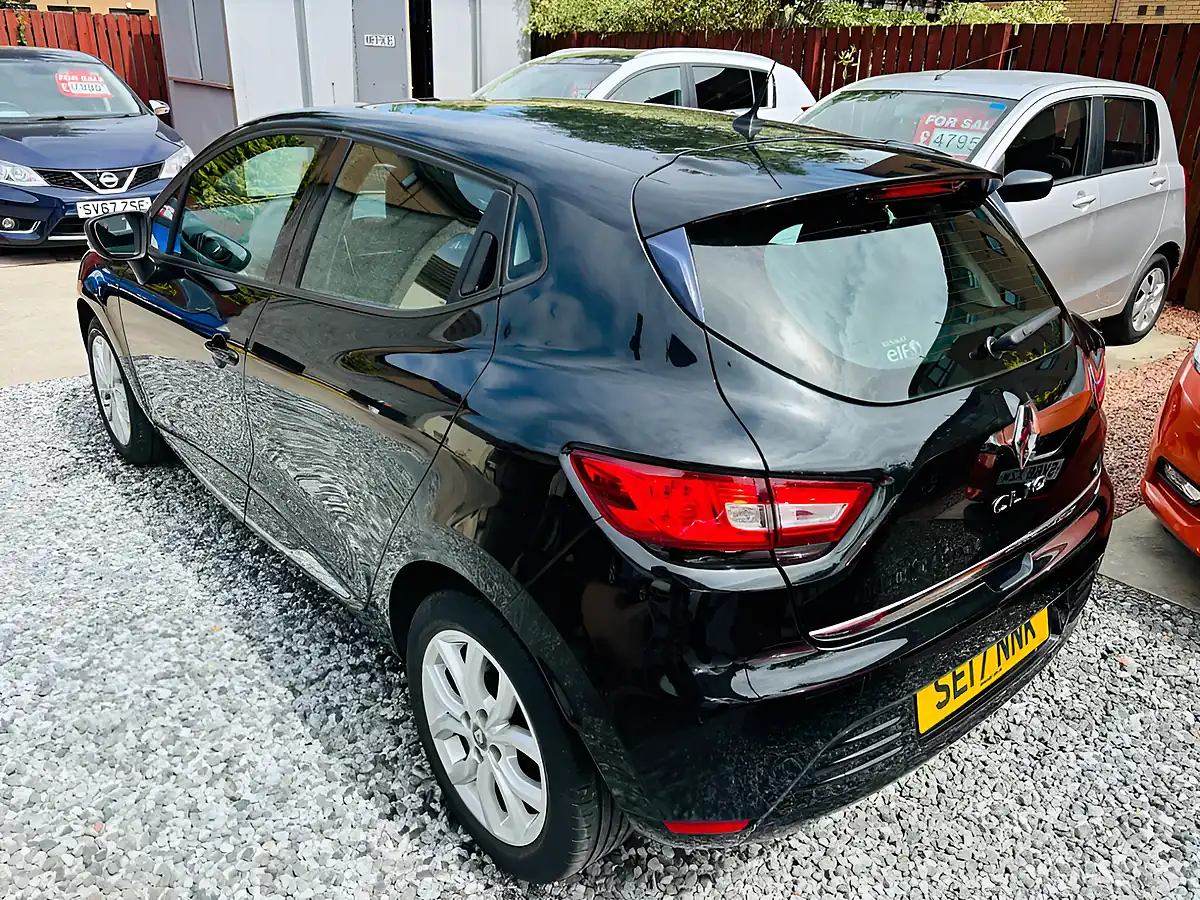 Used 2017 Renault Clio Dynamique Nav Black - Interior and Exterior details 16