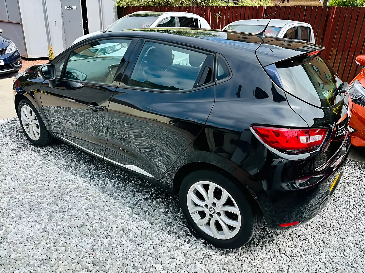 Used 2017 Renault Clio Dynamique Nav Black - Interior and Exterior details 17
