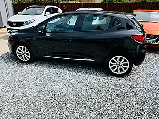 Used 2017 Renault Clio Dynamique Nav Black - Interior and Exterior details 19