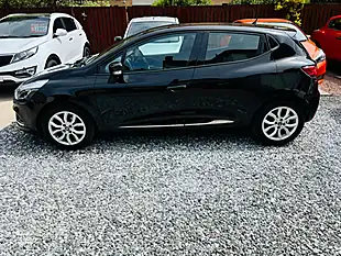 Used 2017 Renault Clio Dynamique Nav Black - Interior and Exterior details 20