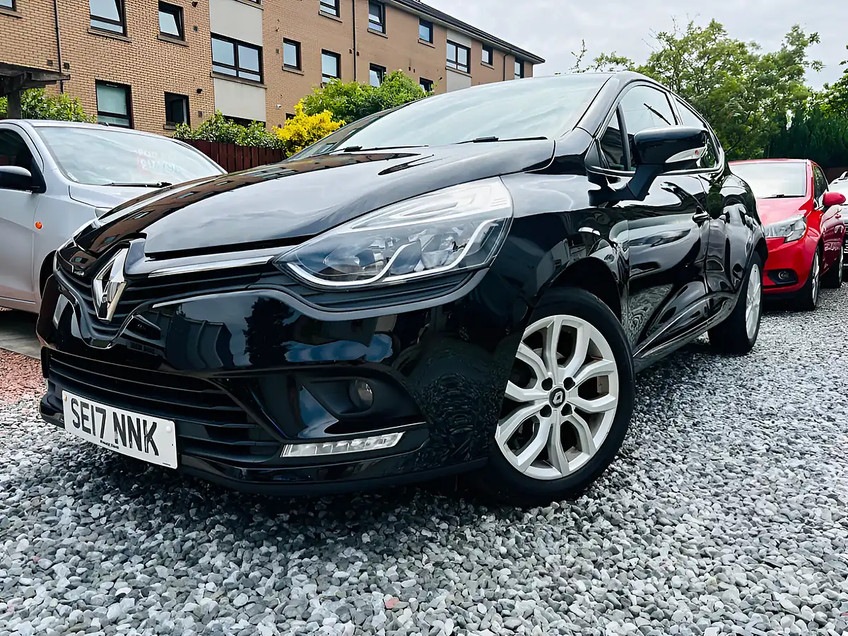 Used 2017 Renault Clio Dynamique Nav Black - Interior and Exterior details 6