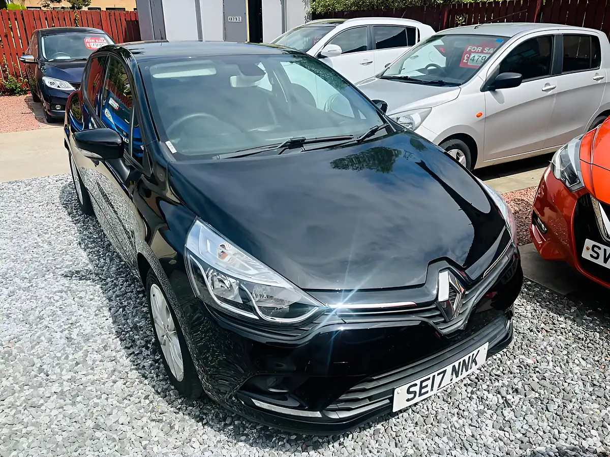 Used 2017 Renault Clio Dynamique Nav Black - Interior and Exterior details 8