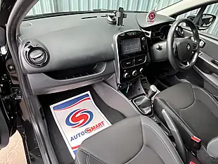 Used 2017 Renault Clio Dynamique Nav Black - Interior and Exterior details 17