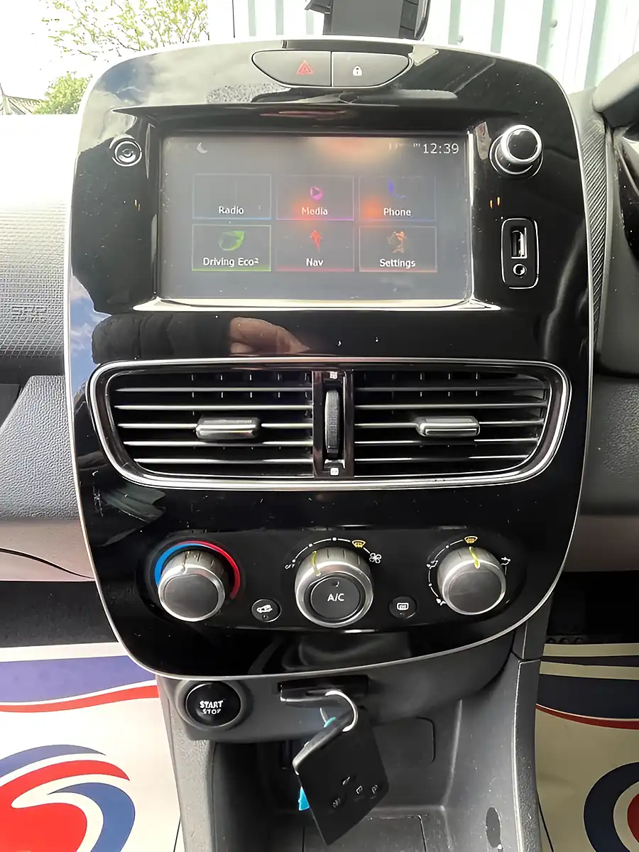 Used 2017 Renault Clio Dynamique Nav Black - Interior and Exterior details 18
