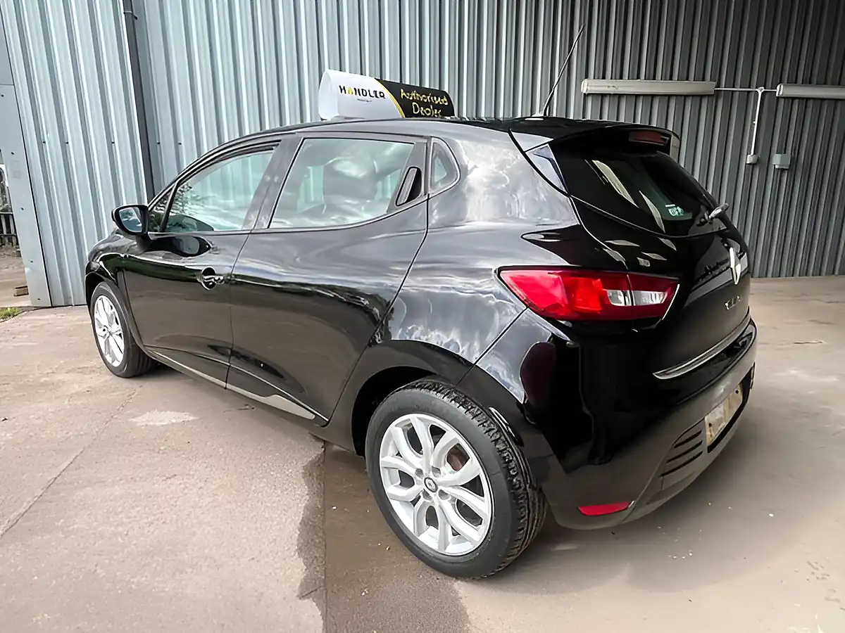 Used 2017 Renault Clio Dynamique Nav Black - Interior and Exterior details 7