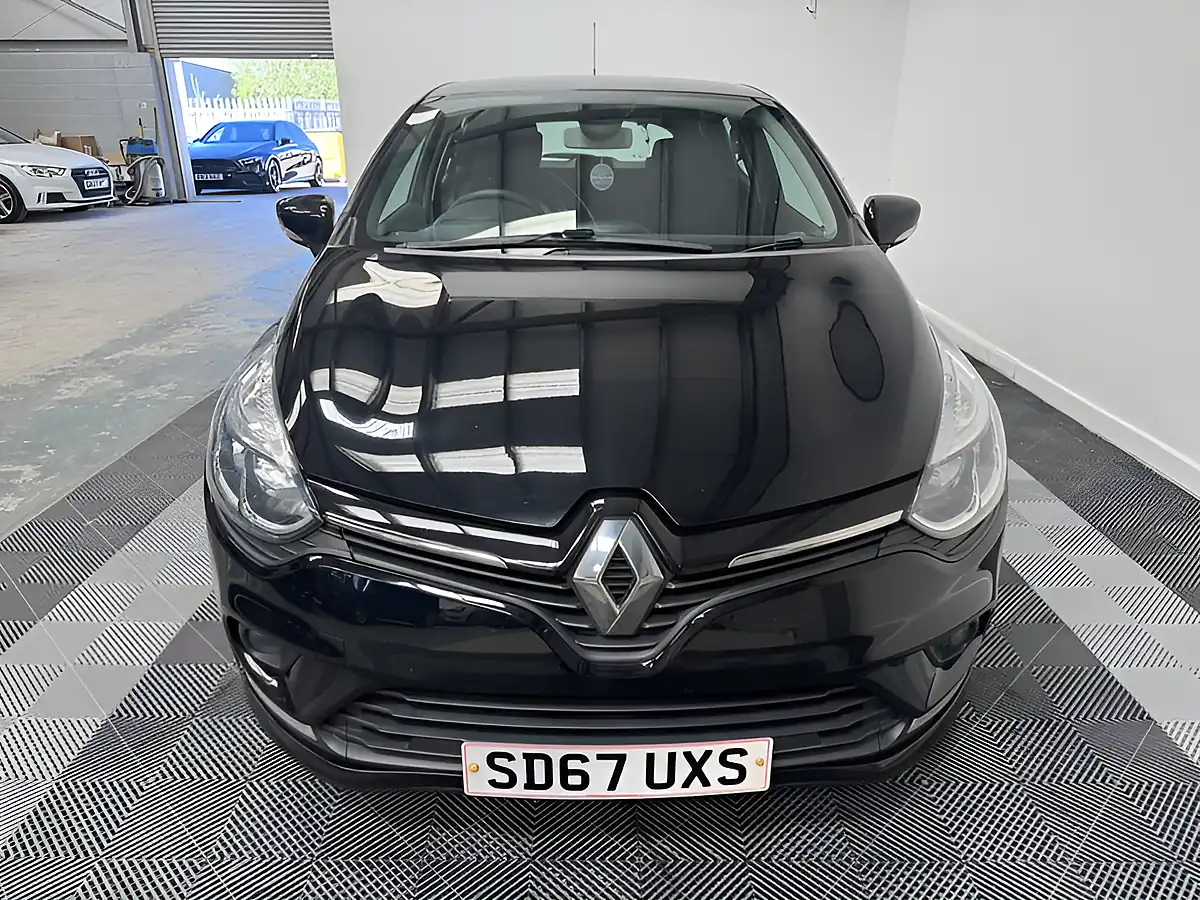 Used 2017 Renault Clio Dynamique Nav Black - Interior and Exterior details 4