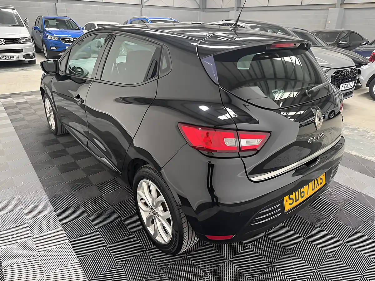Used 2017 Renault Clio Dynamique Nav Black - Interior and Exterior details 8