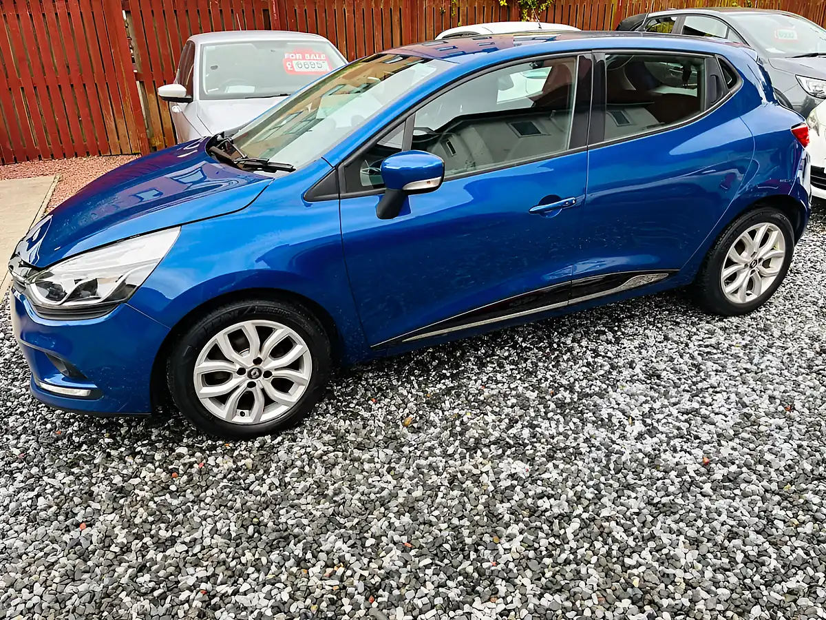 Used 2017 Renault Clio Dynamique Nav Blue - Interior and Exterior details 10